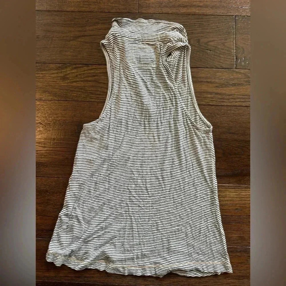 Maeve by Anthropologie Navy Striped V- Neck Tank- size XS - Picture 4 of 4